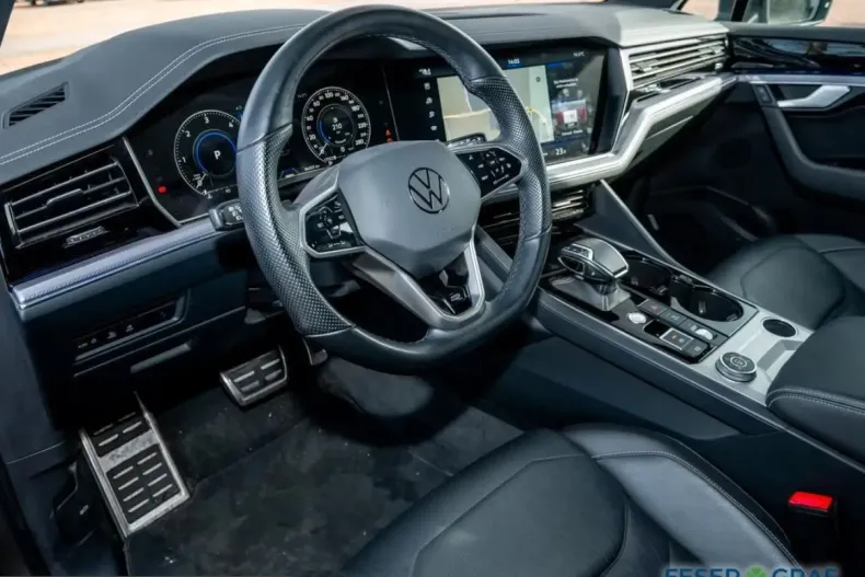 Volkswagen Touareg din 2022 cu 86.502 km - oferta VOL199746 - foto 3