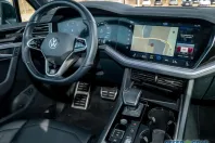 Volkswagen Touareg din 2022 cu 86.502 km - oferta VOL199746 - foto 4