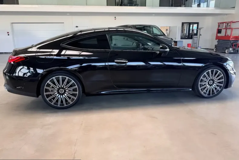 Mercedes-Benz CLE 200 (Clasa CLE) din 2024 cu 28.900 km - oferta MER199749 - foto 5