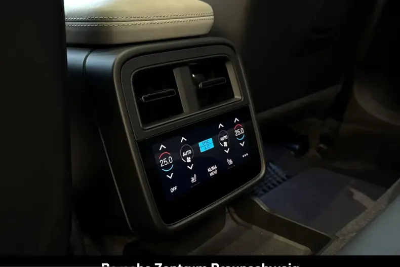 Porsche Taycan din 2023 cu 63.722 km - oferta POR199761 - foto 18