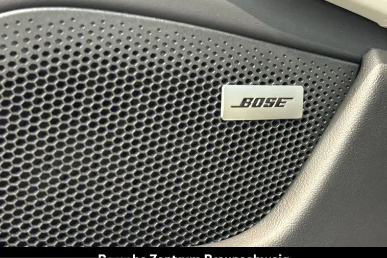 Porsche Taycan din 2023 cu 63.722 km - oferta POR199761 - foto 20