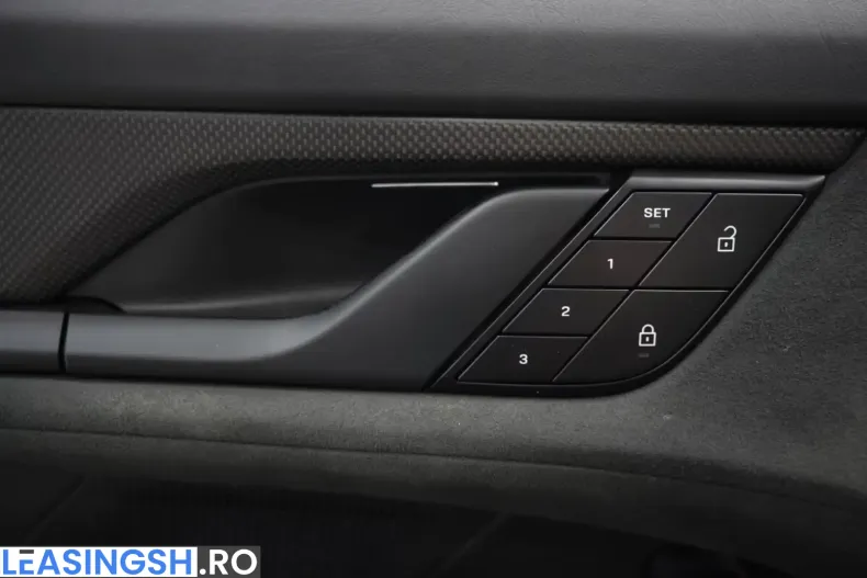 Porsche Taycan din 2022 cu 51.122 km - oferta POR199762 - foto 19