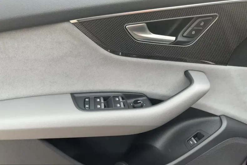 Audi Q8 din 2022 cu 61.488 km - oferta AUD199767 - foto 12