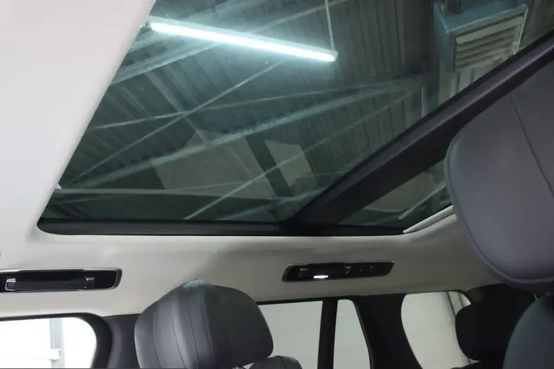 Land Rover Range Rover din 2024 cu 4.800 km - oferta LAN199768 - foto 13