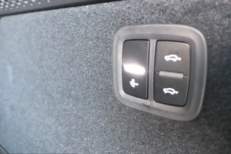 Porsche Macan din 2025 cu 9.000 km - oferta POR199781 - foto 19