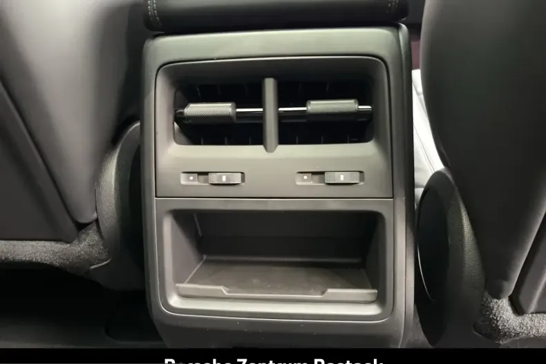 Porsche Macan din 2025 cu 6.152 km - oferta POR199782 - foto 19