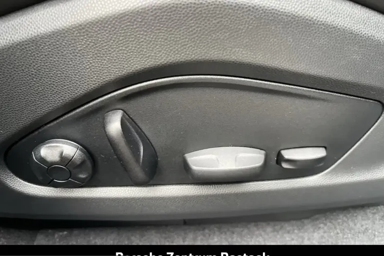 Porsche Macan din 2025 cu 6.152 km - oferta POR199782 - foto 21