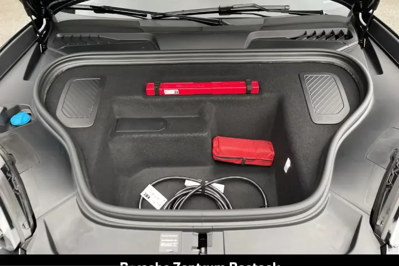 Porsche Macan din 2025 cu 6.152 km - oferta POR199782 - foto 26