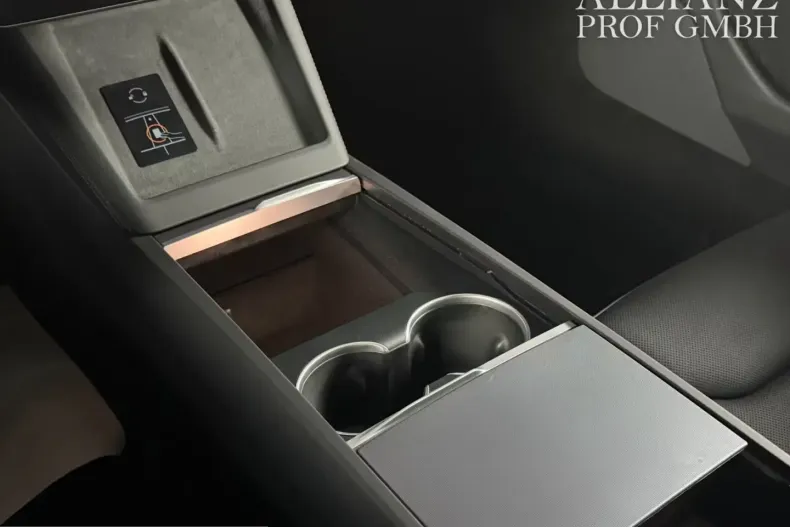 Tesla Model 3 din 2025 cu 1.260 km - oferta TES199794 - foto 24