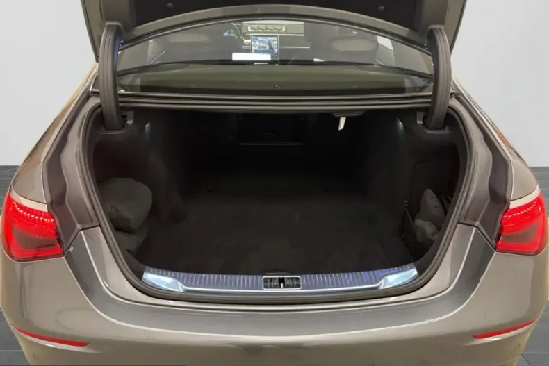 Mercedes-Benz S 580 (Clasa S) din 2025 cu 5.629 km - oferta MER199813 - foto 17