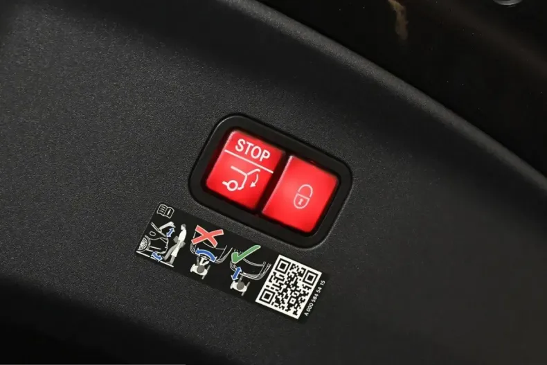 Mercedes-Benz AMG GT (Clasa GT) din 2025 cu 4.989 km - oferta MER199838 - foto 32