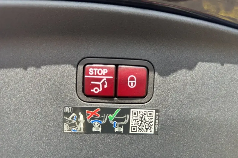 Mercedes-Benz AMG GT (Clasa GT) din 2024 cu 18.488 km - oferta MER199841 - foto 16