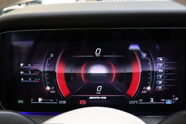 Mercedes-Benz AMG GT (Clasa GT) din 2025 cu 13.250 km - oferta MER199844 - foto 31