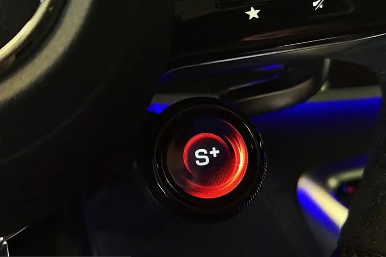 Mercedes-Benz AMG GT (Clasa GT) din 2024 cu 14.000 km - oferta MER199858 - foto 28