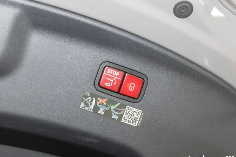 Mercedes-Benz AMG GT (Clasa GT) din 2025 cu 16.817 km - oferta MER199859 - foto 10