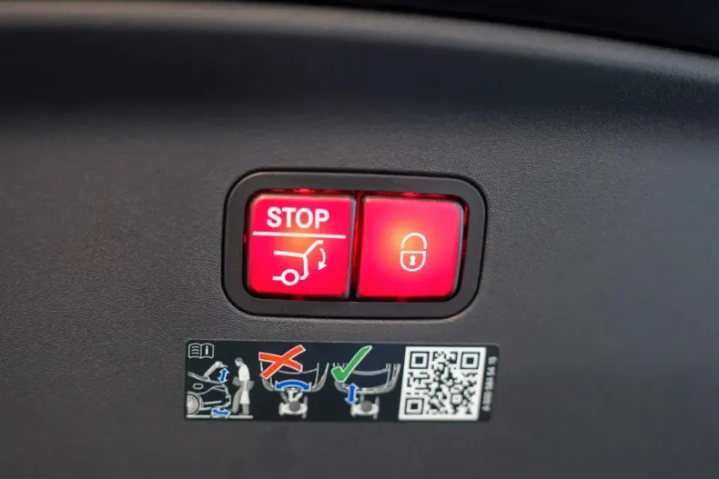 Mercedes-Benz AMG GT (Clasa GT) din 2025 cu 5.637 km - oferta MER199866 - foto 15