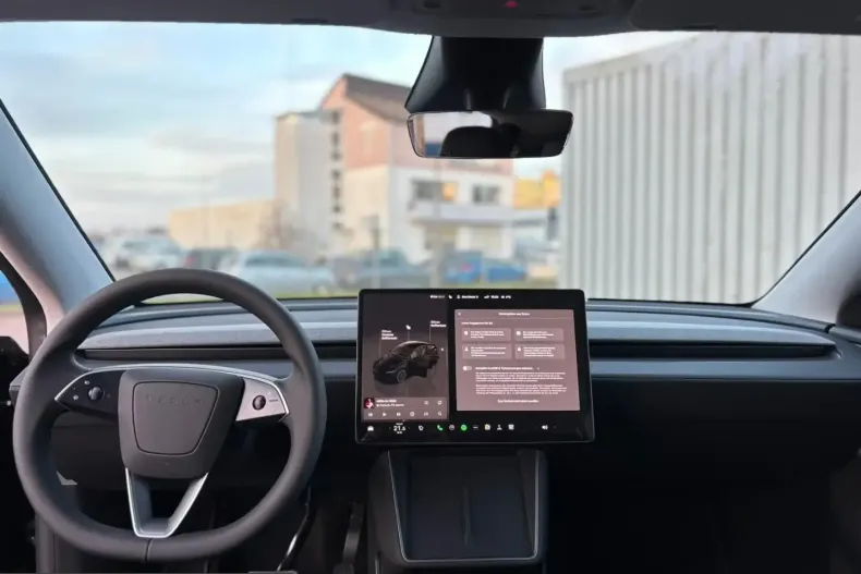 Tesla Model Y din 2025 cu 2.300 km - oferta TES199869 - foto 8