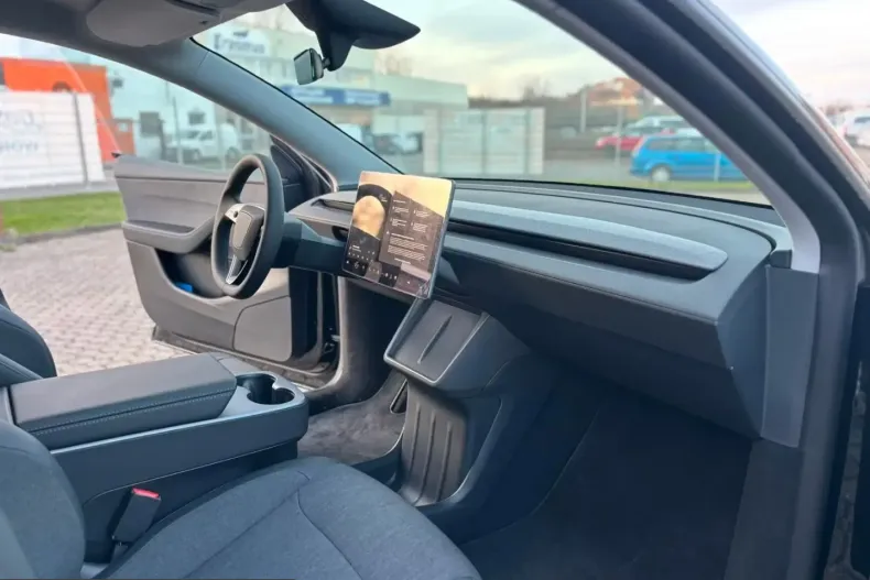 Tesla Model Y din 2025 cu 2.300 km - oferta TES199869 - foto 13