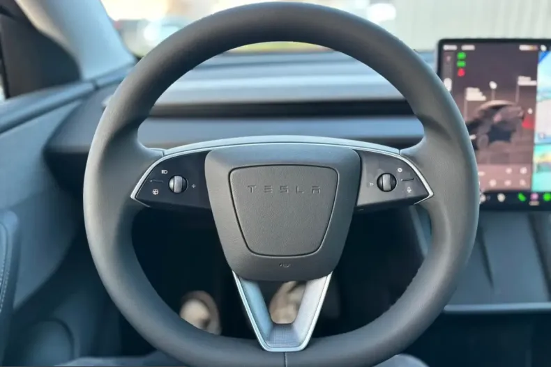 Tesla Model Y din 2025 cu 2.300 km - oferta TES199869 - foto 15