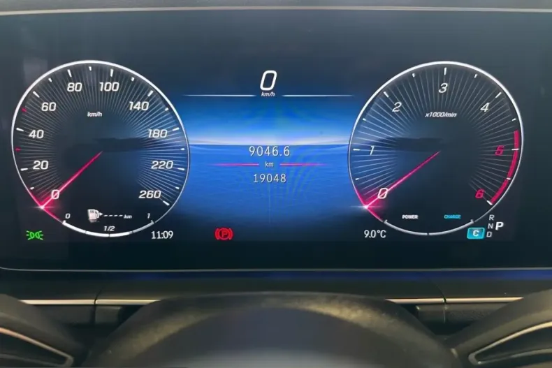 Mercedes-Benz GLE 450 (Clasa GLE) din 2025 cu 22.900 km - oferta MER199875 - foto 15