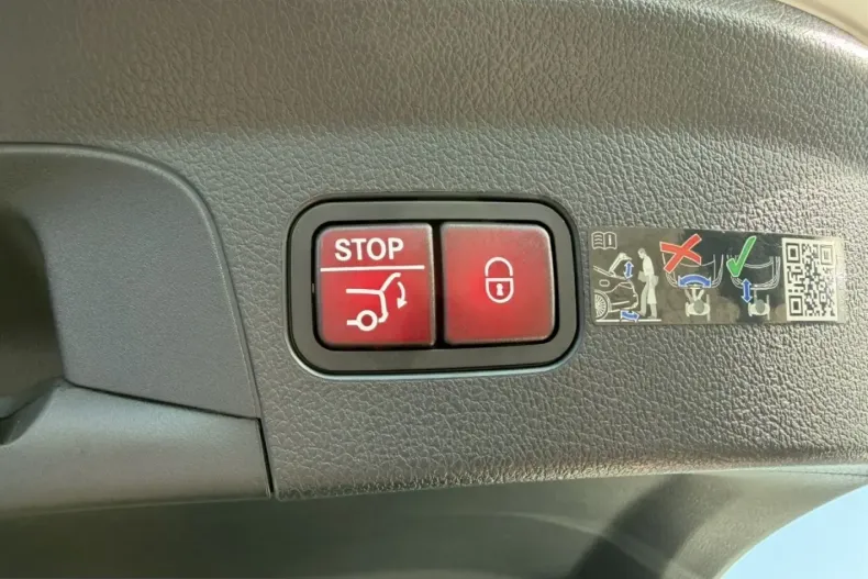 Mercedes-Benz GLE 300 (Clasa GLE) din 2025 cu 10.549 km - oferta MER199881 - foto 23