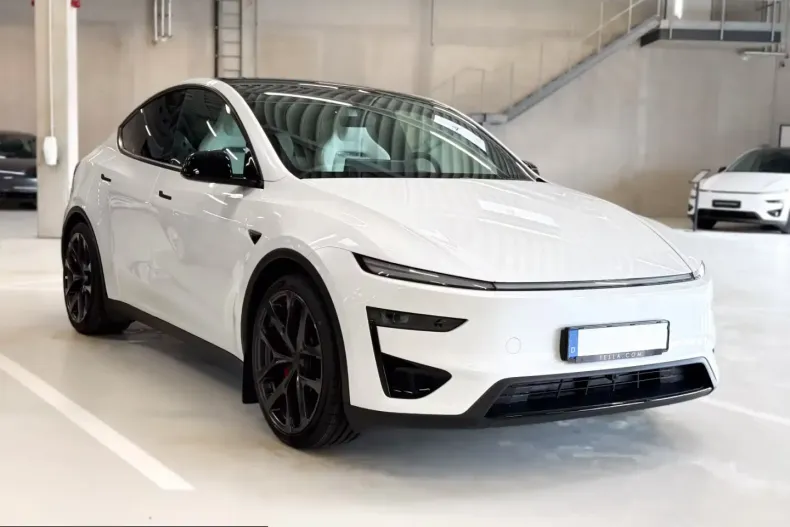 Tesla Model Y din 2026 cu 10 km - oferta TES199883 - foto 1