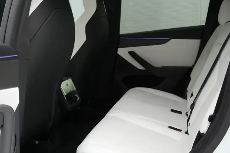 Tesla Model Y din 2026 cu 10 km - oferta TES199883 - foto 17