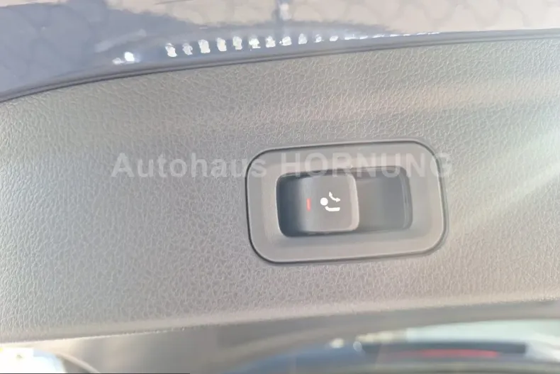 Mercedes-Benz GLE 300 (Clasa GLE) din 2025 cu 3.668 km - oferta MER199892 - foto 6