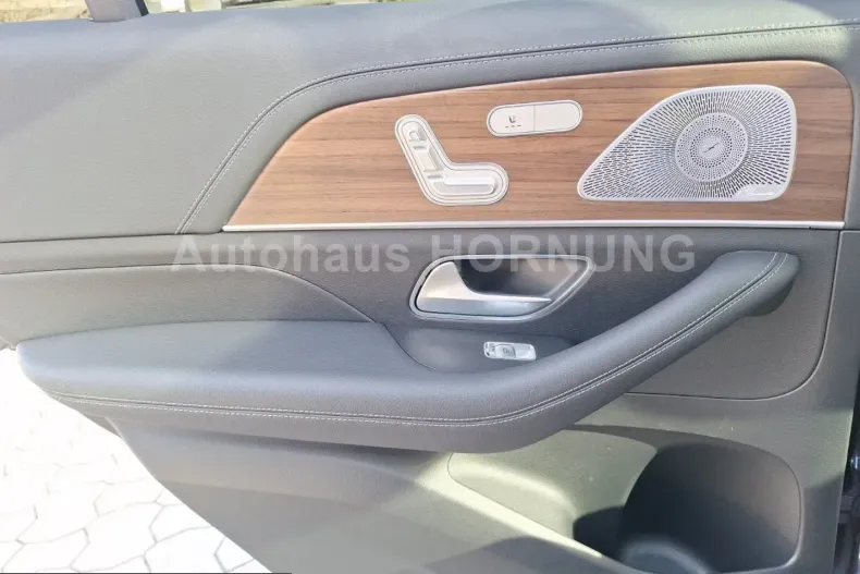 Mercedes-Benz GLE 300 (Clasa GLE) din 2025 cu 3.668 km - oferta MER199892 - foto 11