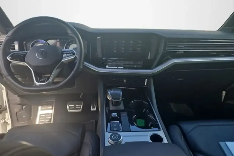 Volkswagen Touareg din 2021 cu 102.324 km - oferta VOL199905 - foto 17