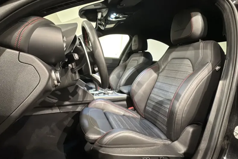 Alfa Romeo Giulia din 2023 cu 24.150 km - oferta ALF199915 - foto 2