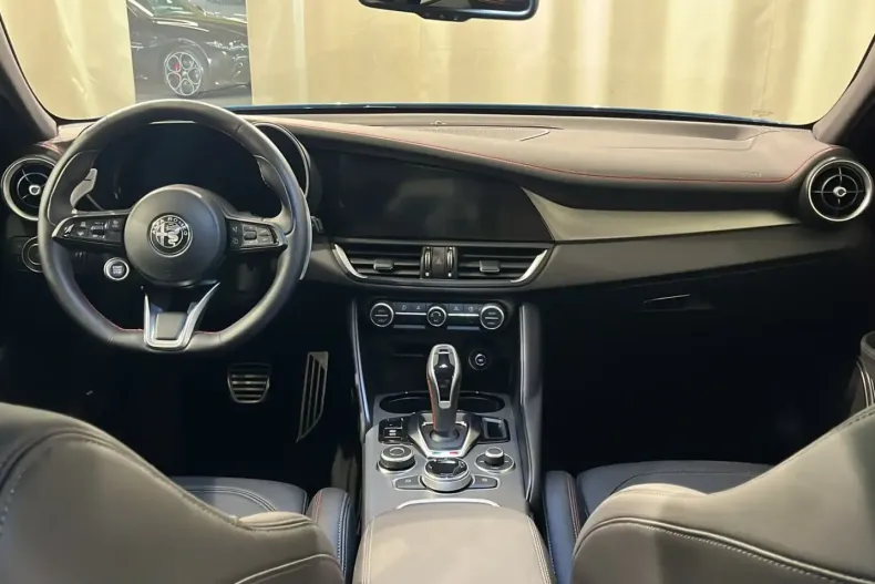 Alfa Romeo Giulia din 2023 cu 32.500 km - oferta ALF199927 - foto 2