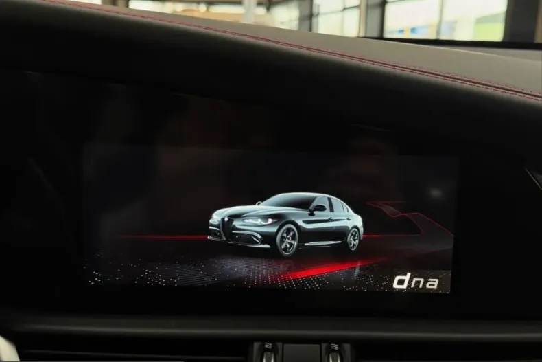 Alfa Romeo Giulia din 2023 cu 14.303 km - oferta ALF199929 - foto 27