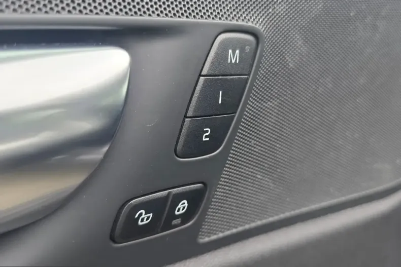 Volvo XC60 din 2021 cu 139.887 km - oferta VOL199932 - foto 11