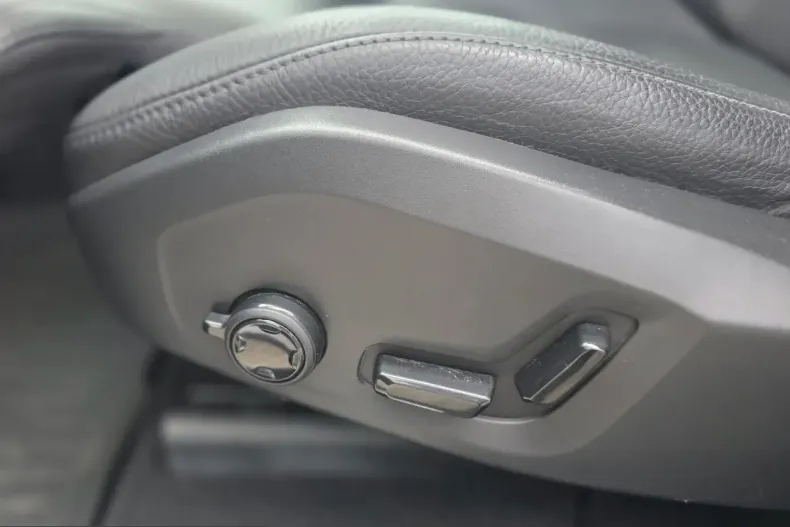 Volvo XC60 din 2021 cu 139.887 km - oferta VOL199932 - foto 12