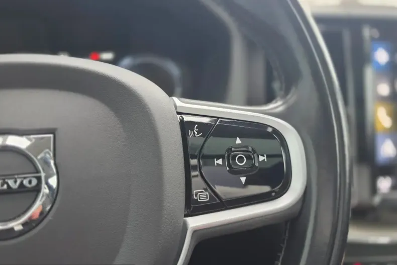 Volvo XC60 din 2021 cu 139.887 km - oferta VOL199932 - foto 19