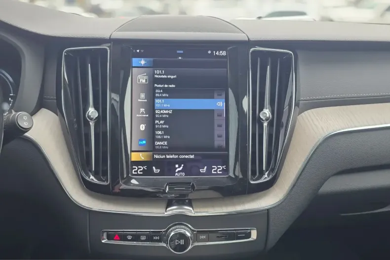 Volvo XC60 din 2021 cu 139.887 km - oferta VOL199932 - foto 22