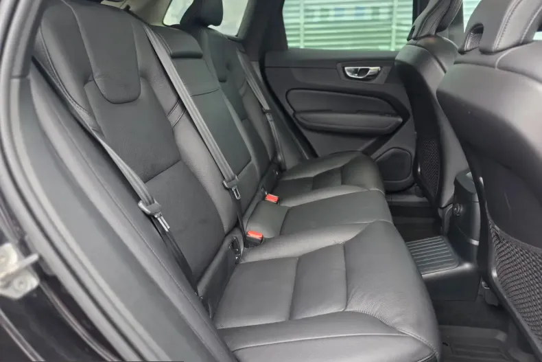 Volvo XC60 din 2021 cu 139.887 km - oferta VOL199932 - foto 40