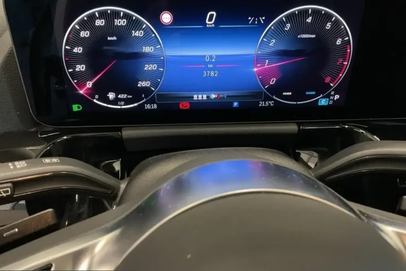 Mercedes-Benz GLA 220 (Clasa GLA) din 2024 cu 3.781 km - oferta MER199940 - foto 14