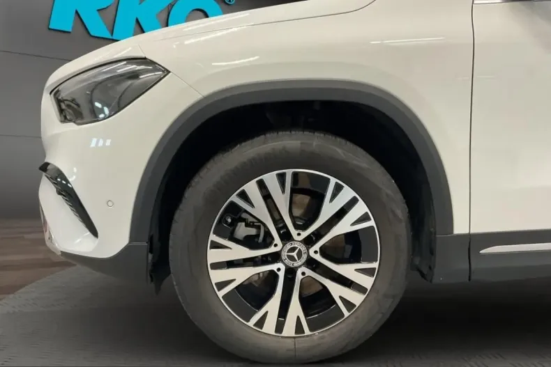 Mercedes-Benz GLA 220 (Clasa GLA) din 2024 cu 3.781 km - oferta MER199940 - foto 16