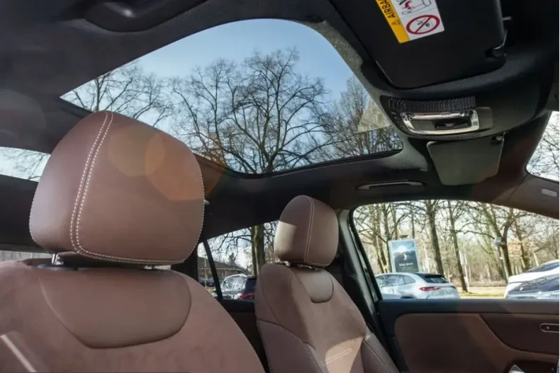 Mercedes-Benz GLA 220 (Clasa GLA) din 2024 cu 17.365 km - oferta MER199944 - foto 10