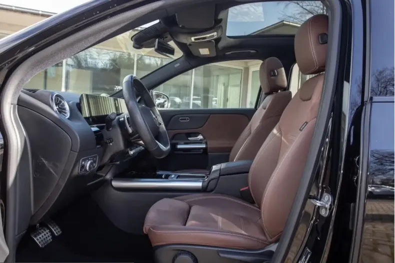 Mercedes-Benz GLA 220 (Clasa GLA) din 2024 cu 17.365 km - oferta MER199944 - foto 11