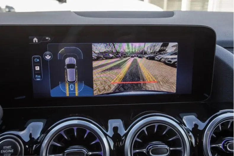 Mercedes-Benz GLA 220 (Clasa GLA) din 2024 cu 17.365 km - oferta MER199944 - foto 14