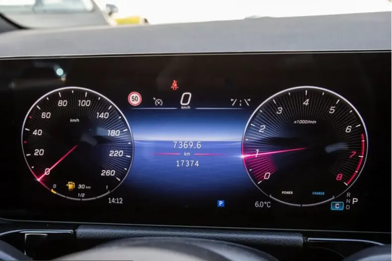 Mercedes-Benz GLA 220 (Clasa GLA) din 2024 cu 17.365 km - oferta MER199944 - foto 18