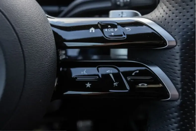 Mercedes-Benz GLA 220 (Clasa GLA) din 2024 cu 17.365 km - oferta MER199944 - foto 19