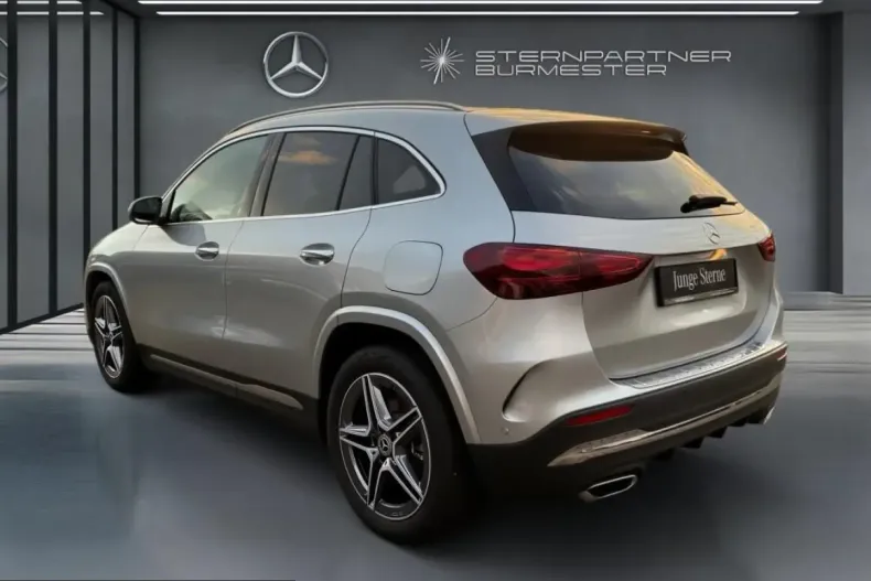 Mercedes-Benz GLA 220 (Clasa GLA) din 2024 cu 9.900 km - oferta MER199946 - foto 13