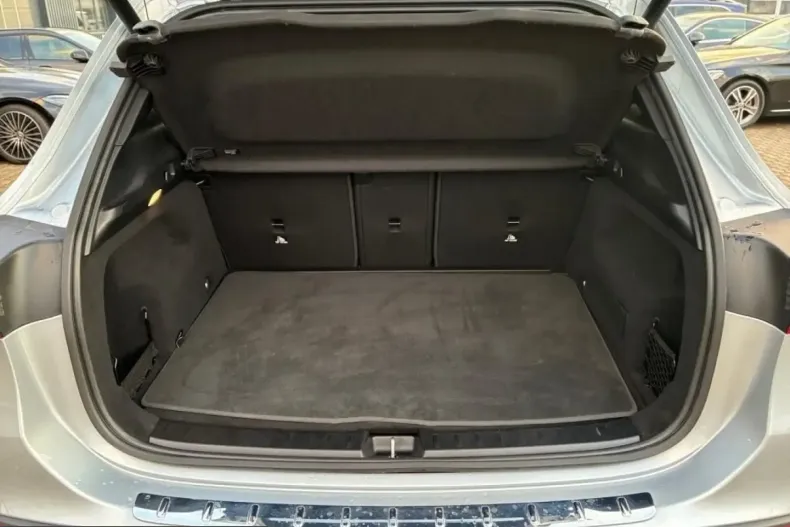 Mercedes-Benz GLA 220 (Clasa GLA) din 2024 cu 9.900 km - oferta MER199946 - foto 14