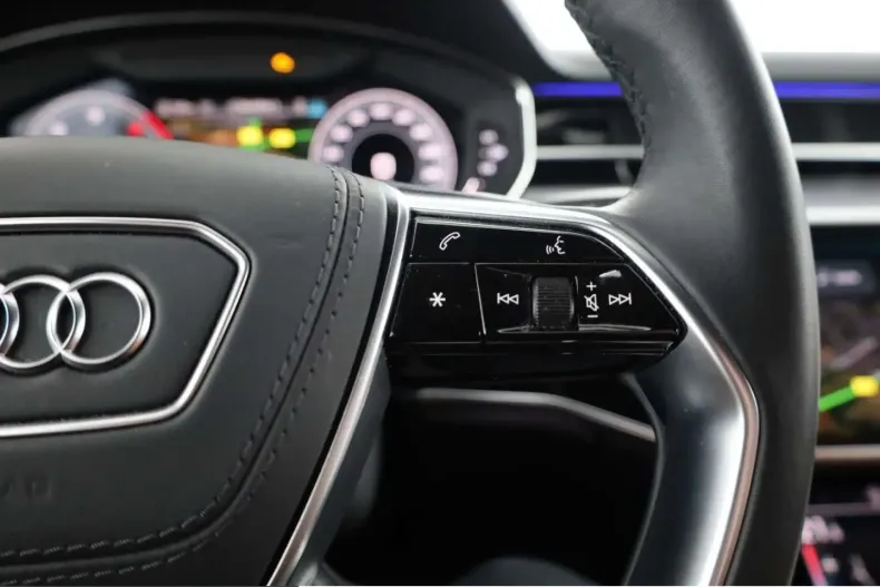 Audi A8 din 2024 cu 48.267 km - oferta AUD199950 - foto 19