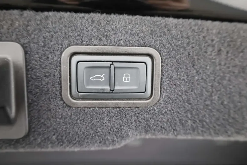 Audi A8 din 2024 cu 48.267 km - oferta AUD199950 - foto 26