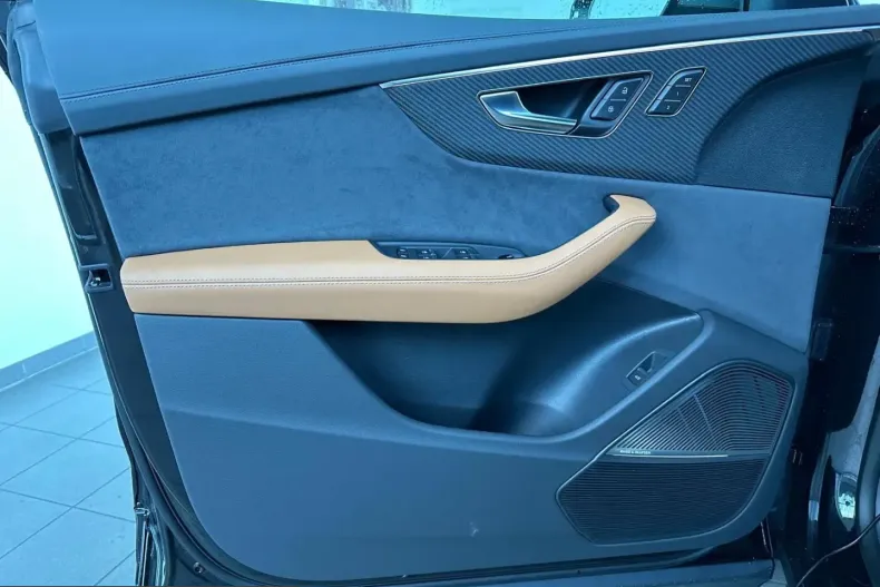 Audi RSQ8 din 2025 cu 38.000 km - oferta AUD199955 - foto 16